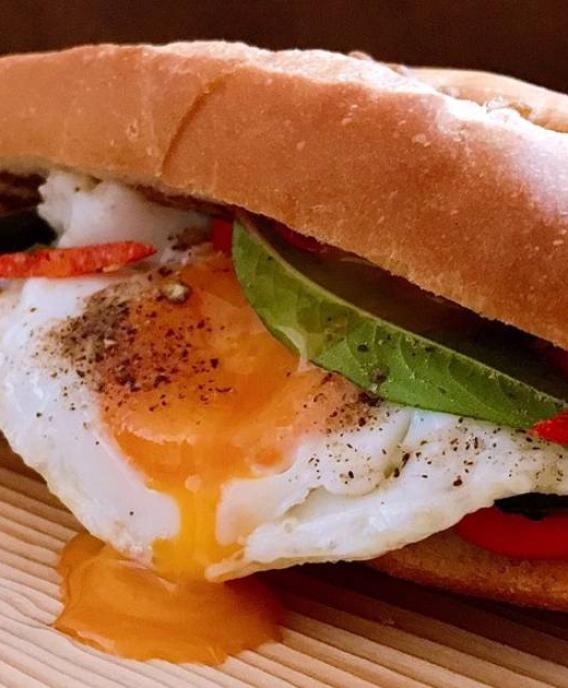 Bánh Mì Trứng Ốp